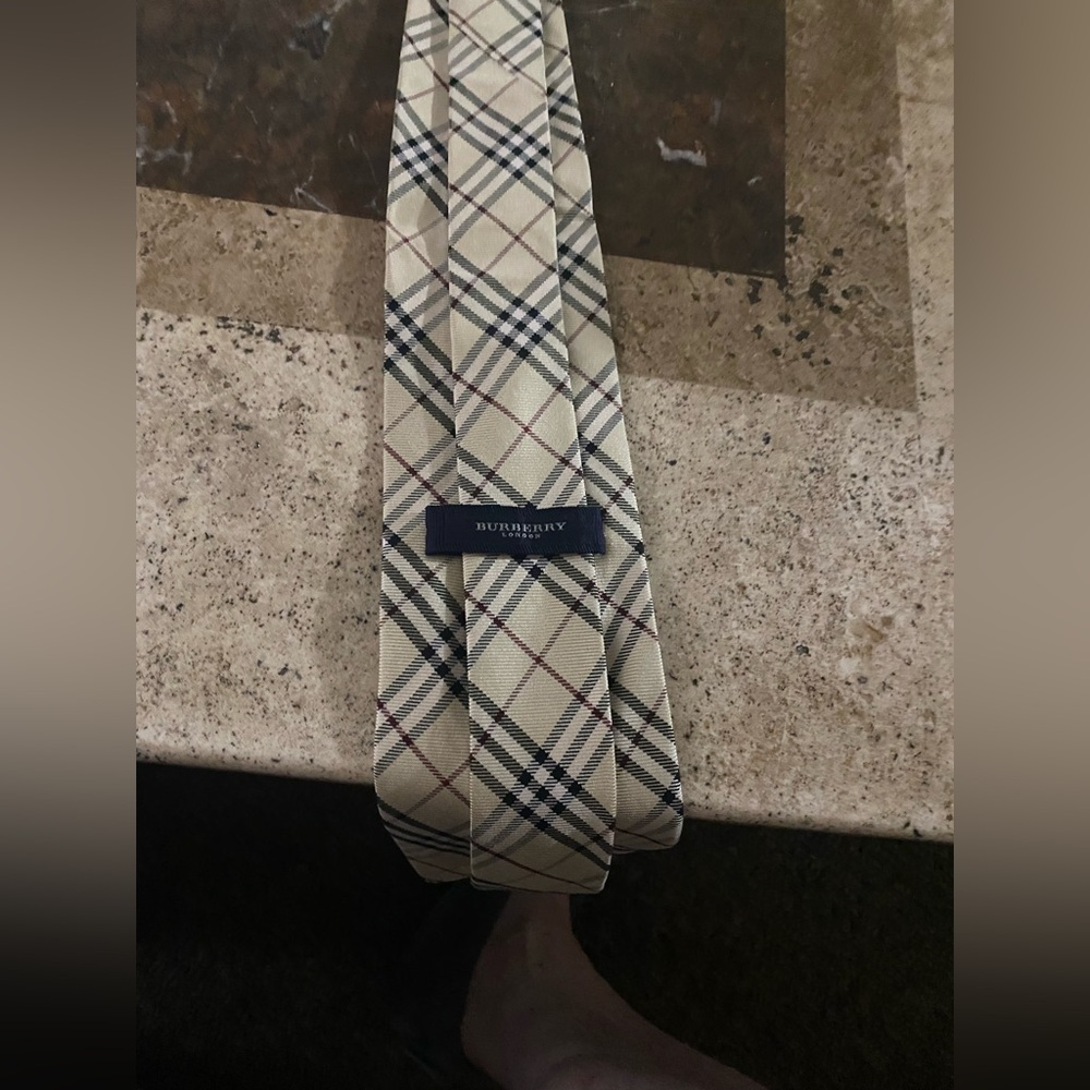 Burberry Silk Check Tie - Beige - One size Excellent condition no flaws ! - Picture 2 of 13